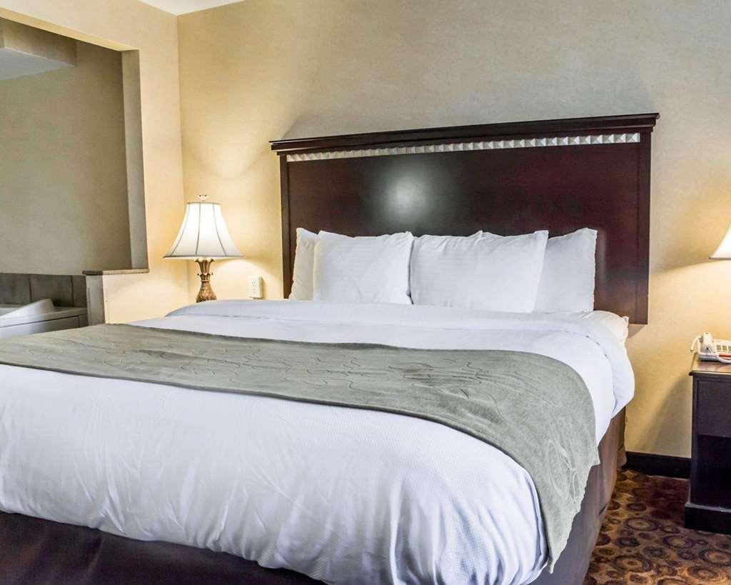 Fairfield By Marriott Inn & Suites Greensboro Coliseum Area Room photo