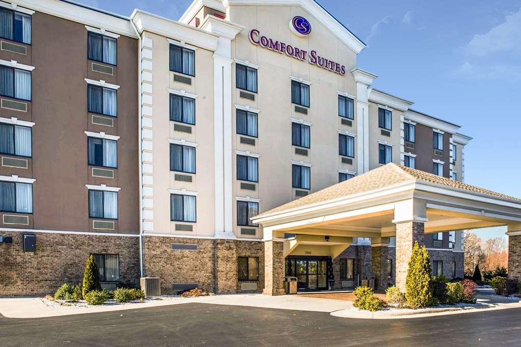 Fairfield By Marriott Inn & Suites Greensboro Coliseum Area Exterior photo