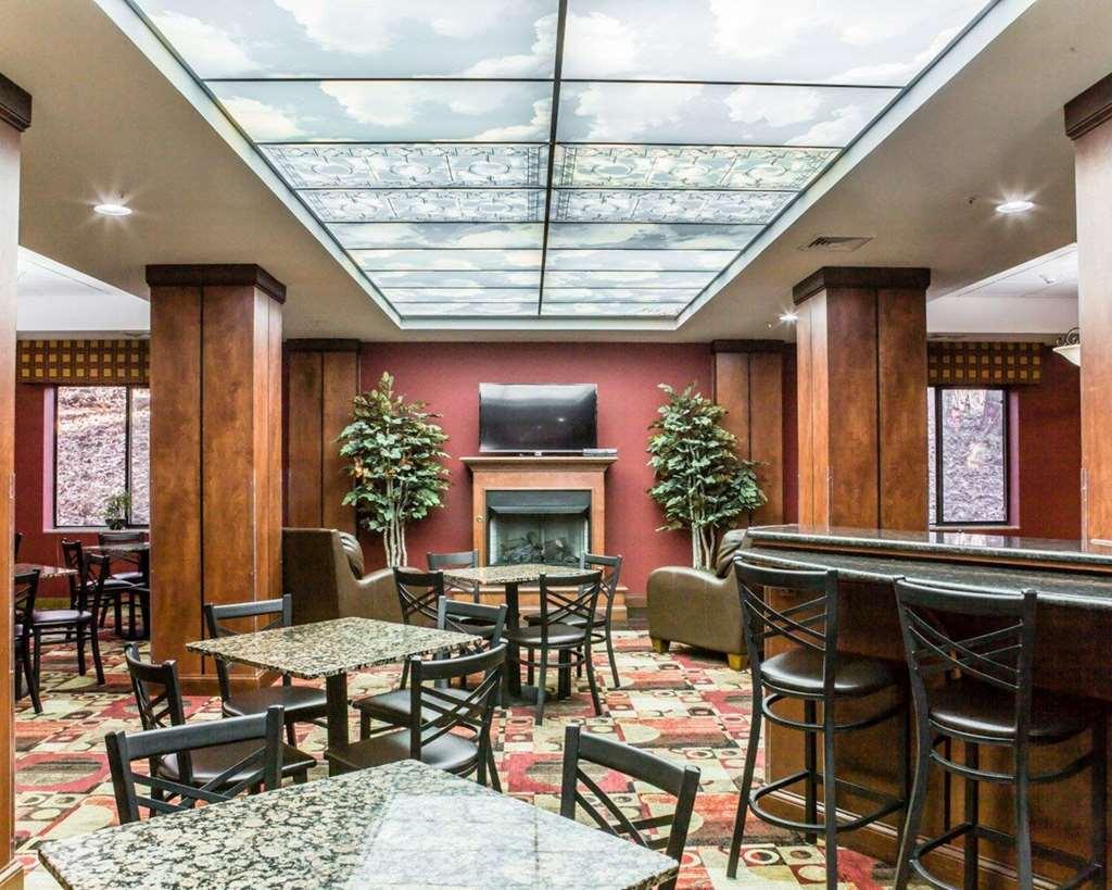 Fairfield By Marriott Inn & Suites Greensboro Coliseum Area Restaurant photo