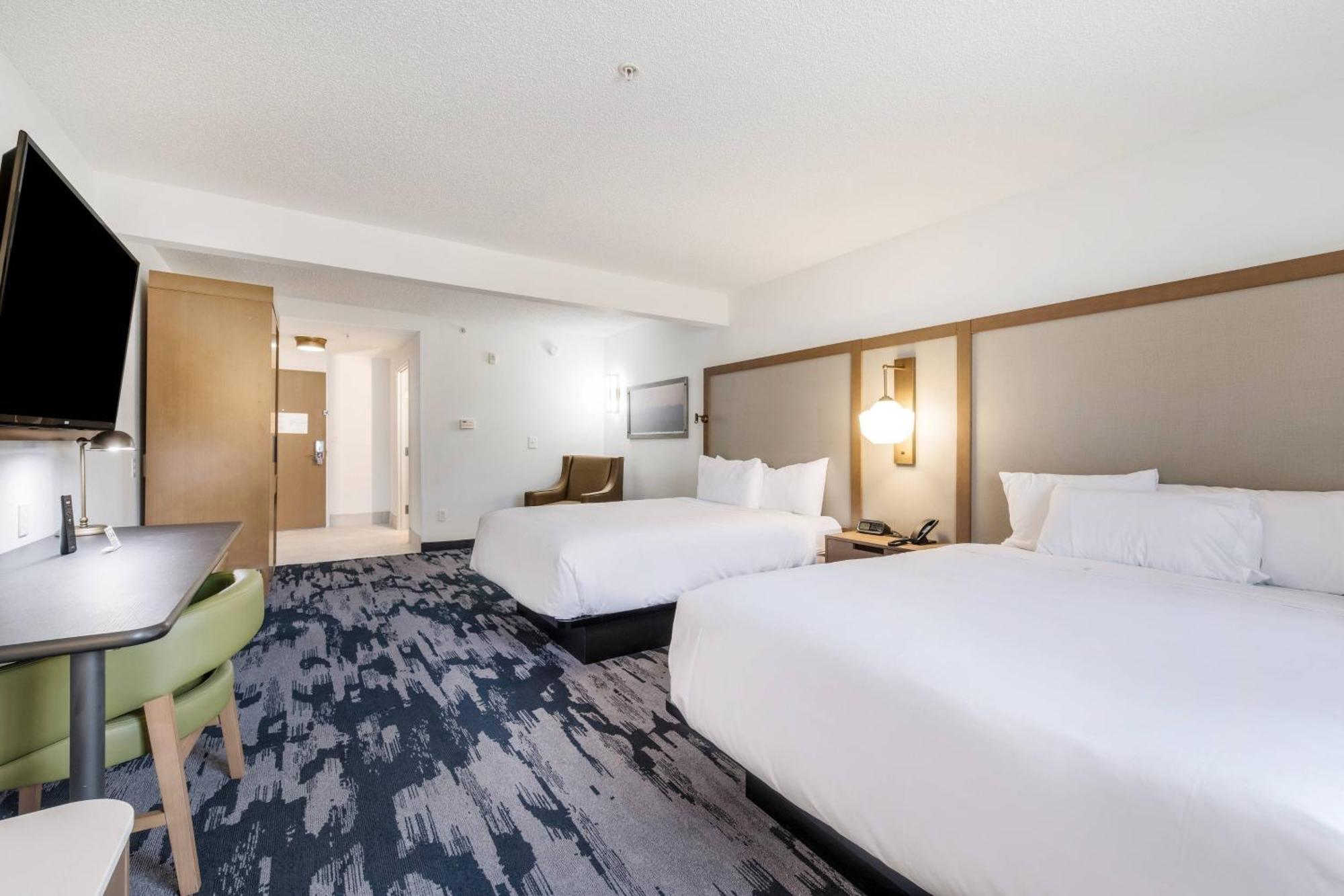 Fairfield By Marriott Inn & Suites Greensboro Coliseum Area Exterior photo